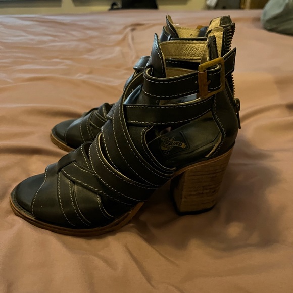 Black Freebird by Steven CLAW! Never worn.  No box - Picture 2 of 2